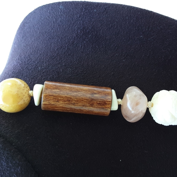 Rare Vintage Signed Les Bernard Inc Faux Ivory and Wood Necklace - Picture 3 of 10